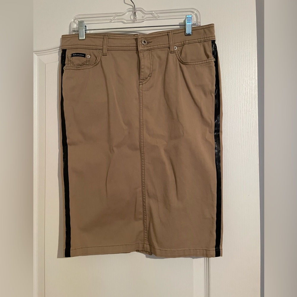 Dolce and Gabbana skirt size 28